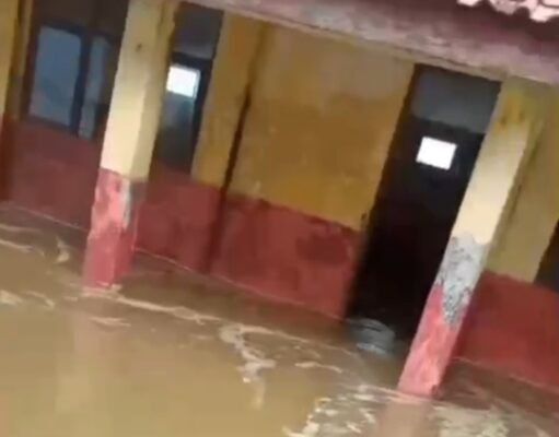 Banjir Rob Meluas di Karawang, Sekolah dan Pemukiman Terendam