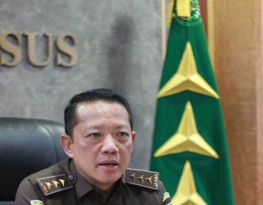 Kejaksaan Agung Memeriksa 7 Orang Saksi Terkait Perkara Impor Gula.