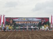 Kepala BSKDN Hadiri Penanaman Jagung Serentak 1 Juta Hektar di Subang.