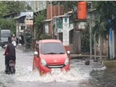 Akibat saluran Drainase kurang lancar, Jalan Raya Pule Karang Setia Karang Anyar Banjir.