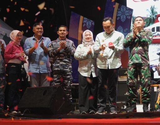 Danlanal Palembang Hadiri Pesta Rakyat “Palembang Bersinar”.