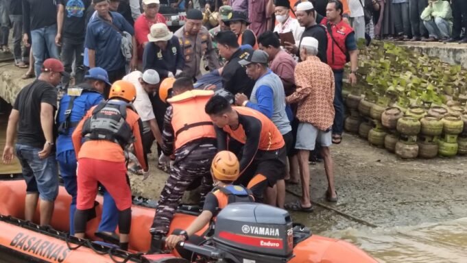 Jasad Korban Ditemukan, Binpotmar Lanal Palembang Tutup Operasi Pencarian.