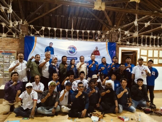 Refleksi Dua Tahun IWO Indonesia Kabupaten Karawang, Syuhada Wisastra, Kesuksesan Organisasi Di Butuhkan Kekuatan, Kerjasama Dan Komitmen.