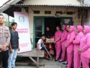 Tiga Warga Tidak Mampu dan Alami Disabilitas Dapatkan Santunanan Dari Polsek Tarumajaya.