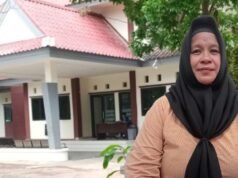 Warga Keluhkan Pelayanan, Pegawai Kecamatan Karang Bahagia Kurang Respon.