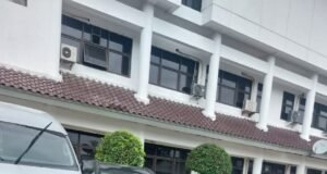 Mobil Plat Merah Jadi Hitam 5 tahun Mati Pajak di DPRD Karawang, Bagian RT Sebut Fraksi Demokrat Yang Pakai.