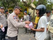 Bulan Penuh Barokah, Polres Bungo Gelar Baksos Pembagian Takjil Dijalan M.Said Kota Bungo.