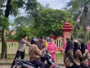 Kapolres Sarolangun Didampingi Ketua Cabang Bhayangkari Sarolangun, Bakti Sosial Bagi Takjil.