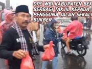 Bulan Penuh Barokah, DPC WBI Kabupaten Bekasi Bagikan 300 Takjil Kepengguna Jalan Sekaligus Berbuka Puasa Bersama.