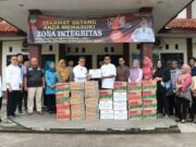 Banjir di Cibarusah, Diskominfosantik Salurkan Bantuan.