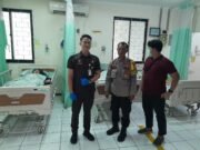 Bhabinkamtibmas Desa Kali Jaya, Polsek Cikarang Barat bantu Evakuasi Seorang ODGJ ke RSJ Soeharto Grogol