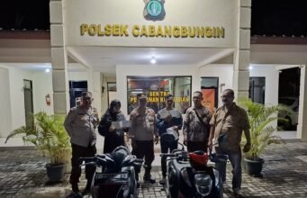 Polsek Cabangbungin Serahkan Dua Motor Hasil Operasi Kejahatan Jalanan kepada Pemilik Asli