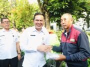 Pemkab Purwakarta Serahkan 15 Unit Power Teaser untuk Tingkatkan Produksi Padi