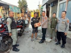 Kapolsek Setu Bersama Forkopimcam Tinjau Langsung Genangan Air Akibat Luapan Kali Sadang di Desa Ciledug