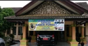 Inspektorat Lempar Bola ke Camat, Kasus Dugaan Korupsi Kades Karang Anyar Masih Menggantung