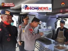 Kapolri Cicipi Makanan di Dapur Umum, Pastikan Makanan untuk Pengungsi Bergizi