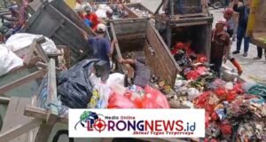 TPSS Usai Disidak dan Ditutup Plt Bupati, Pengepul Sampah Gelar Aksi Protes di Kelurahan Kebalen