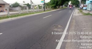 Jalan Provinsi, Rengasdengklok Tanjungpura Berlubang Warga Minta Perbaikan Segera