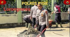 Wujud Kepedulian Pasca Banjir, Personel Polres Pidie Laksanakan Pembersihan Meunasah di Gampong Rambot Adan