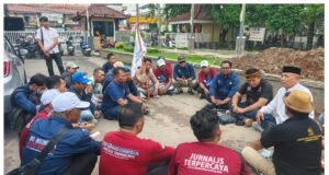 Jurnalis Disebut “Goblok” IWO-I Ultimatum Rektor Universitas Singaperbangsa Karawang
