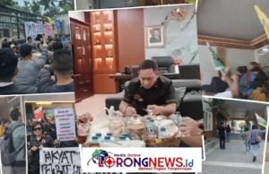 Ironi di Balik Gerbang Pemda Bekasi: Mahasiswa Adu Jotos dengan Petugas, Plt Bupati Lagi Asyik Makan Siang Bersama di Dalam Ruangan