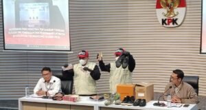 KPK Resmi Tahan Bupati Tulungagung Gatut Sunu dan Ajudannya Terkait Kasus Pemerasan Rp 5 Miliar