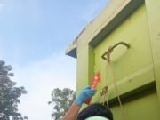Geger…!!! Warga Temukan Mayat Pria Tergantung di Mobil Dumptruck