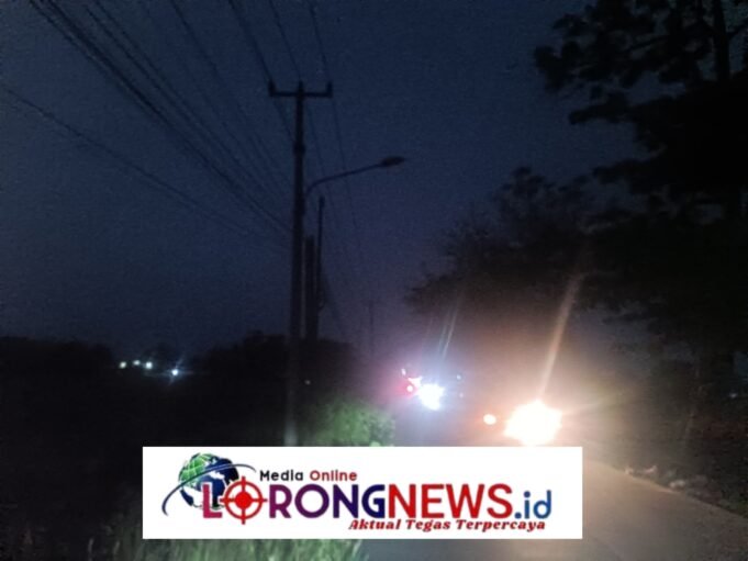 Minimnya Penerangan, Anggaran Perawatan Lampu Penerangan Jalan Umum di Jalan Raya Cabangbungin Dipertanyakan Warga
