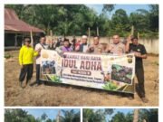Sambut Idul Adha 1447 H, Kapolsek Pamenang Serahkan Satu Ekor Sapi Qurban untuk Warga Kenalip