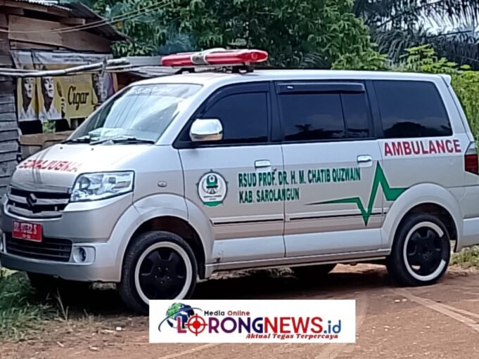 Sopir Mobil Ambulans Singgah di Warung, Dipertanyakan Warga…!!!