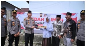 Polres Pidie Serahkan Kunci Rumah Hasil Bedah Rumah, Wujud Nyata Kepedulian di HUT Bhayangkara ke-80