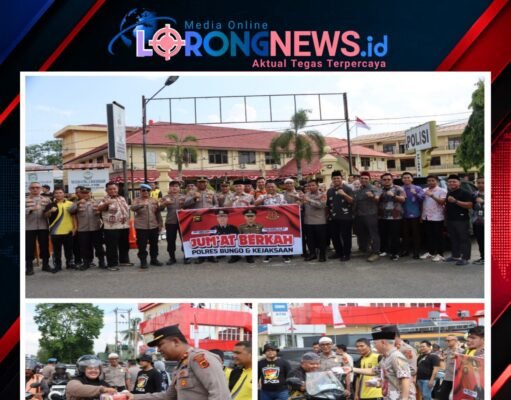 Polres Bersama Kejari Bungo Gelar Kegiatan Jumat Berkah, Bagikan Makanan Kepada Masyarakat