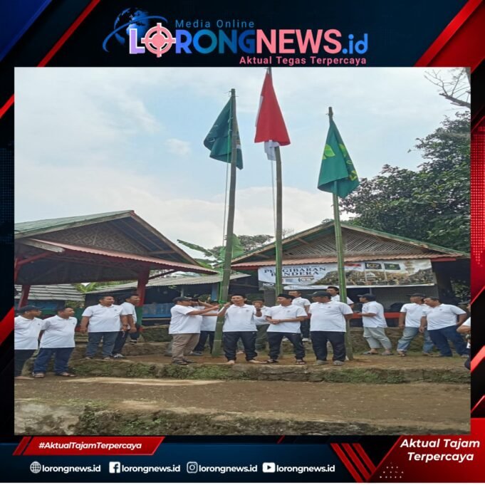 Momen 100 Tahun Gontor, Dari Puncak Gunung Karang, Alumni Gontor 2003 Teguhkan Komitmen Mengabdi untuk Indonesia