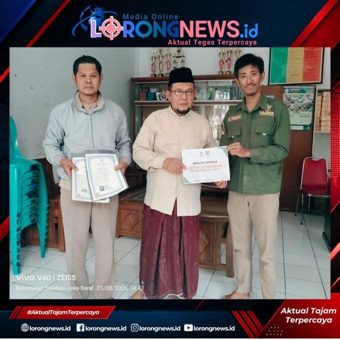 Momen Haru Saat Orang Tua Kedua Santri Menerima Ijazah Kedua Anaknya