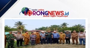 Anggota DPR RI Komisi XII Fraksi PKB Dapil Jambi H. Elpisina S.Sos M.Si Serahkan Satu Unit Pilar Pengangkut Sampah
